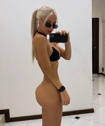 Нежная и чувственная брюнетка с шикарной фигурой готова погрузить тебя в мир наслаждения и страсти. Позволь себе окунуться в океан удовольствия со мной! 8320, 25 лет